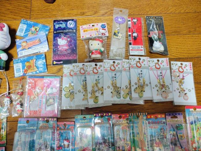 ご当地 キティ ハローキティ 根付け ストラップ マスコット 100点以上 まとめ売り < 家電/AV  ご当地 キティ ハローキティ 根付け ストラップ マスコット 100点以上 まとめ売り < 家電/AVの