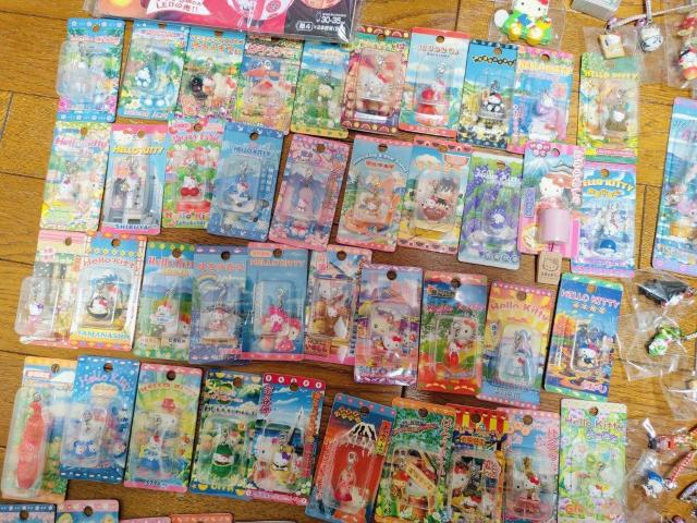 ご当地 キティ ハローキティ 根付け ストラップ マスコット 100点以上 まとめ売り < 家電/AV  ご当地 キティ ハローキティ 根付け ストラップ マスコット 100点以上 まとめ売り < 家電/AVの