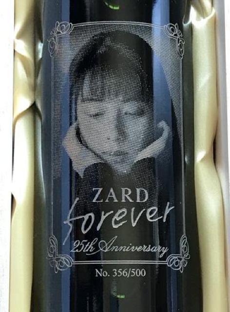 ZARD 坂井泉水 限定品「デビュー25周年記念ワイン Goldバージョン」 < タレントグッズ ZARD 坂井泉水 限定品「デビュー25周年記念ワイン Goldバージョン」 < タレントグッズの
