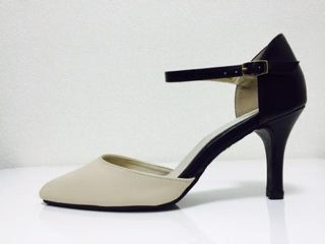 (25)アンクルストラップ〓ポインテットトゥパンプス〓ベージュ×黒〓新品 < 女性ファッション (25)アンクルストラップ〓ポインテットトゥパンプス〓ベージュ×黒〓新品 < 女性ファッションの