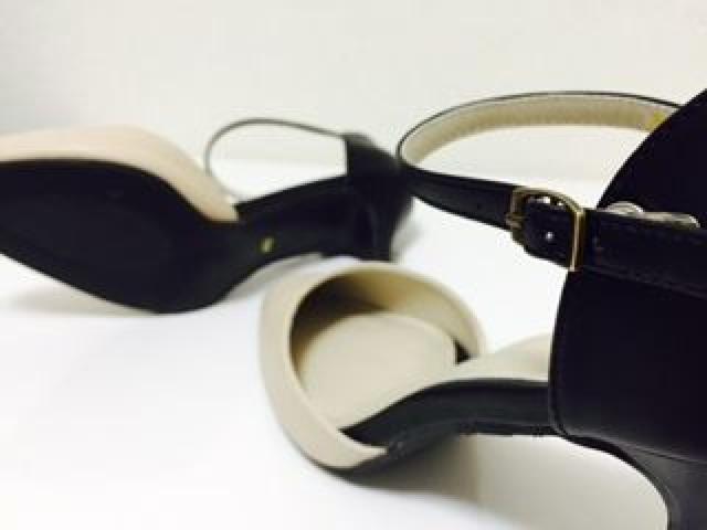 (25)アンクルストラップ〓ポインテットトゥパンプス〓ベージュ×黒〓新品 < 女性ファッション (25)アンクルストラップ〓ポインテットトゥパンプス〓ベージュ×黒〓新品 < 女性ファッションの