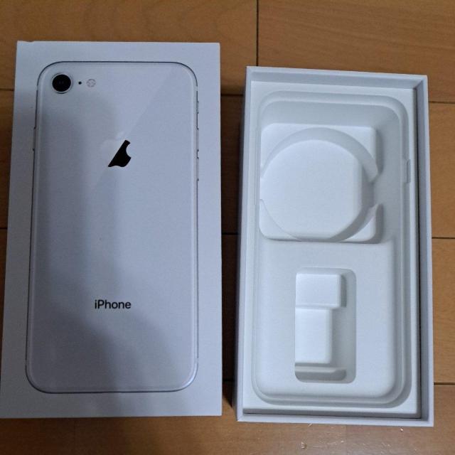 iPhone8̋  Ɠd/AV 