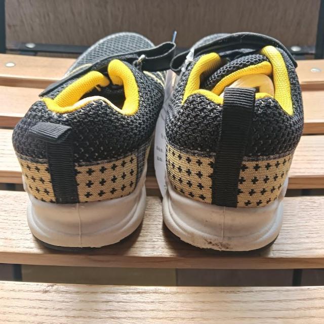 キッズ スニーカー 19cm ブラック 子供靴 男女兼用 シューズ 31 < キッズ/ベビー  キッズ スニーカー 19cm ブラック 子供靴 男女兼用 シューズ 31 < キッズ/ベビーの