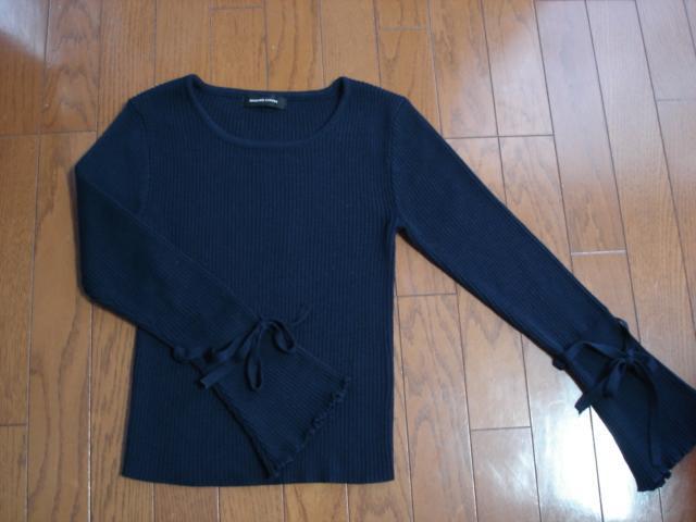 ★クイーンズコート 袖リボンシンプルリブ編みニット★着用2・3度!超激安! < ブランド ★クイーンズコート 袖リボンシンプルリブ編みニット★着用2・3度!超激安! < ブランドの