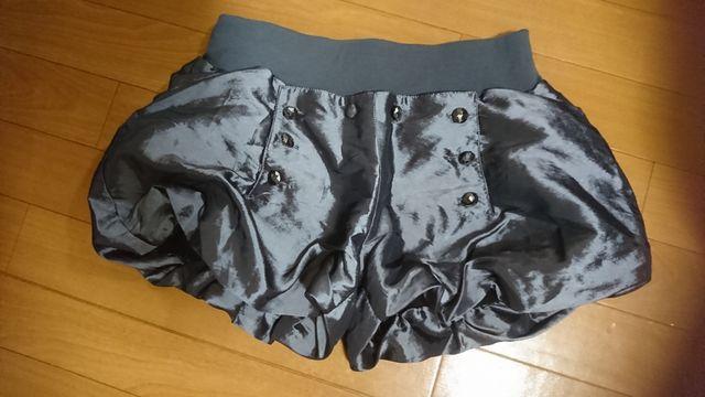 美品 ショートパンツ ハーフパンツ ズボン モード系 サテン風 カボチャ バルーン < 女性ファッション  美品 ショートパンツ ハーフパンツ ズボン モード系 サテン風 カボチャ バルーン  < 女性ファッションの