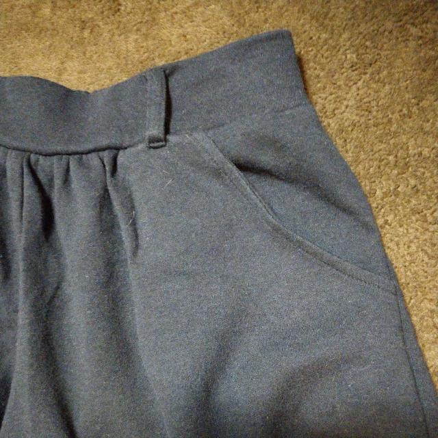 新品タグ無し裾フリル短パン両サイドポッケ有 < 女性ファッション  新品タグ無し裾フリル短パン両サイドポッケ有 < 女性ファッションの