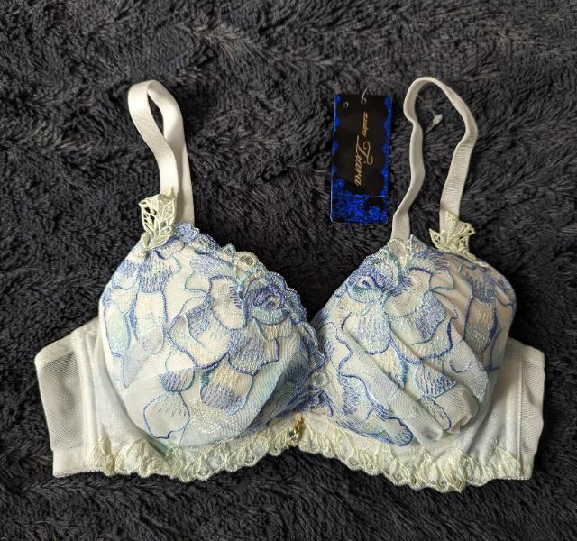 dUTSt.AudreyS[WX[X{[AbvuW[ 