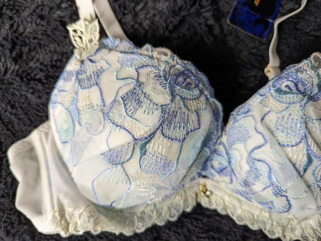 dUTSt.AudreyS[WX[X{[AbvuW[