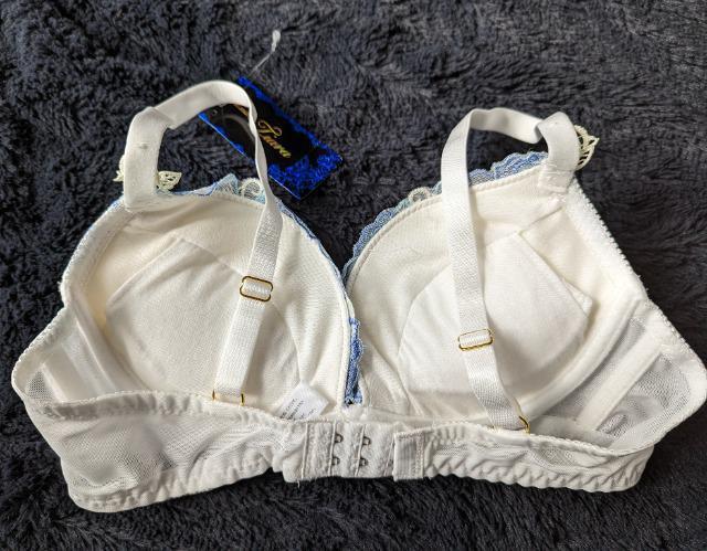 dUTSt.AudreyS[WX[X{[AbvuW[