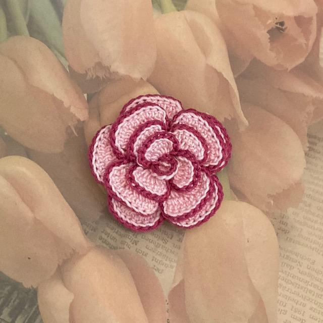 ハンドメイド♪レース編み 薔薇風お花モチーフのブローチ < 女性ファッション  ハンドメイド♪レース編み 薔薇風お花モチーフのブローチ  < 女性ファッションの