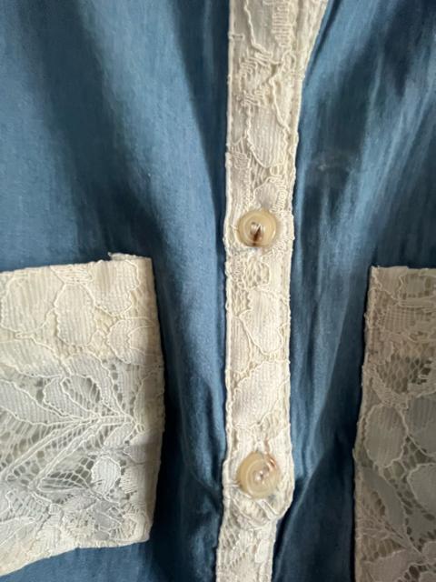 Mサイズ!襟!ポケット!レース使い!エレガントな!薄手デニム素材!フレアーノースリーブシャツ!新品タグ付き! < 女性ファッション  Mサイズ!襟!ポケット!レース使い!エレガントな!薄手デニム素材!フレアーノースリーブシャツ!新品タグ付き! < 女性ファッションの