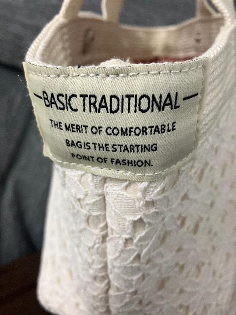 新品未使用 タグ無し レース ミニバッグ アイボリー < 女性ファッション  新品未使用 タグ無し レース ミニバッグ アイボリー < 女性ファッションの