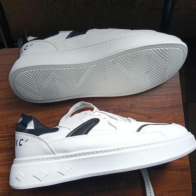 新品 26cm メンズ スニーカー ホワイト シューズ 靴 男女兼用 レディース < 男性ファッション 新品 26cm メンズ スニーカー ホワイト シューズ 靴 男女兼用 レディース < 男性ファッションの