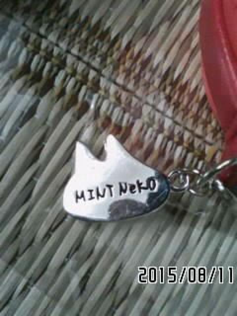 mintNeko・ネコチャーム付マカロン型ポーチ*オレンジ < ブランド mintNeko・ネコチャーム付マカロン型ポーチ*オレンジ < ブランドの