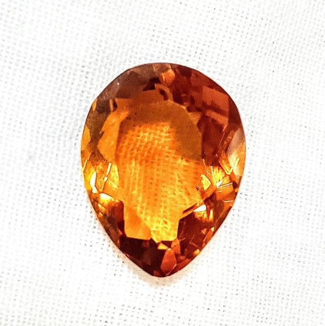 i`Tt@CA[X(15.60ct)̌`
