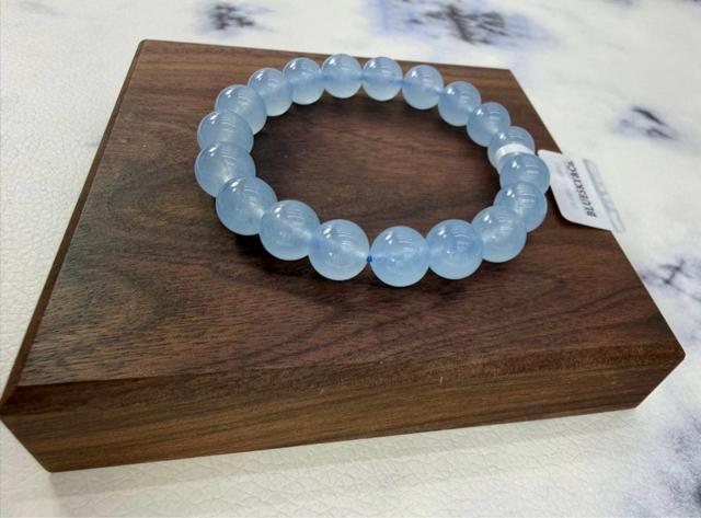 水色 天然石 アクアマリンブレスレット < 女性アクセサリー/時計 水色 天然石 アクアマリンブレスレット < 女性アクセサリー/時計の