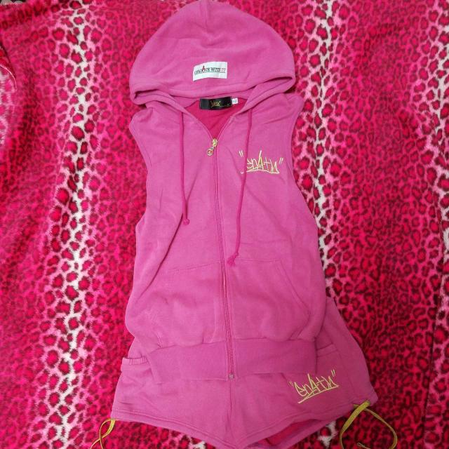 ピンクのノースリーブパーカー&ショーパンのセット < 女性ファッション  ピンクのノースリーブパーカー&ショーパンのセット < 女性ファッションの