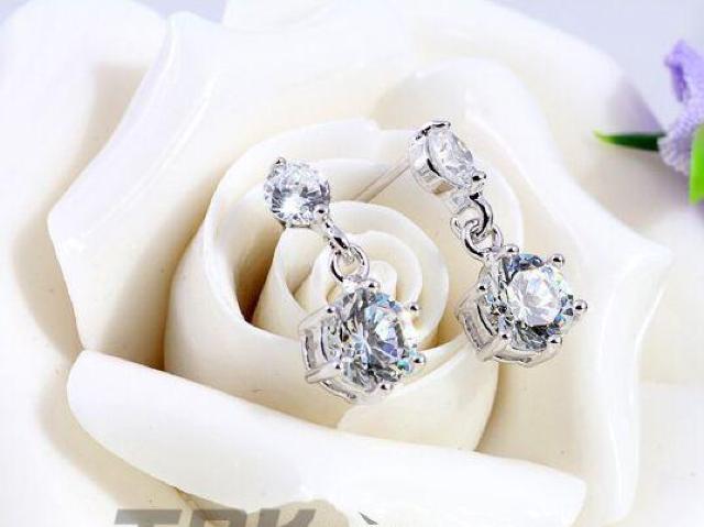 【送料無料】高級感※ピアス レディース 贈り物 プレゼント Czダイヤ ホワイトゴールド S925 新品 < 女性アクセサリー/時計 【送料無料】高級感※ピアス レディース 贈り物 プレゼント Czダイヤ ホワイトゴールド S925 新品 < 女性アクセサリー/時計の