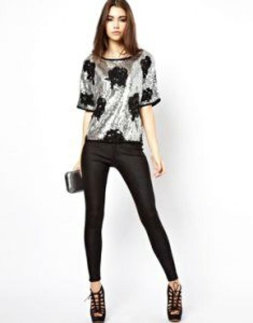 シルバースパンコール黒花ストレッチカットソーイギリスS〜M < 女性ファッション  シルバースパンコール黒花ストレッチカットソーイギリスS〜M < 女性ファッションの