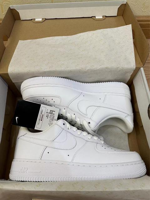 新品 ナイキ  エア エアフォース1 NIKE AIR FORCE 1 07 ホワイト 白 26cm < 男性ファッション  新品 ナイキ  エア エアフォース1 NIKE AIR FORCE 1 07 ホワイト 白 26cm < 男性ファッションの