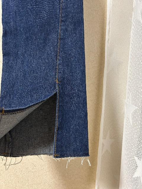 新品タグ付きFactor★裾スリット切りっぱなしジーンズ < 女性ファッション 新品タグ付きFactor★裾スリット切りっぱなしジーンズ < 女性ファッションの