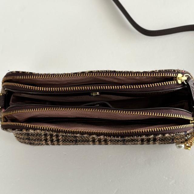 【極美品】Samantha Thavasa★サマンサタバサ★ショルダーバッグ ムーンギャレット チェック ブラウン ウール 毛 < ブランド 【極美品】Samantha Thavasa★サマンサタバサ★ショルダーバッグ ムーンギャレット チェック ブラウン ウール 毛 < ブランドの