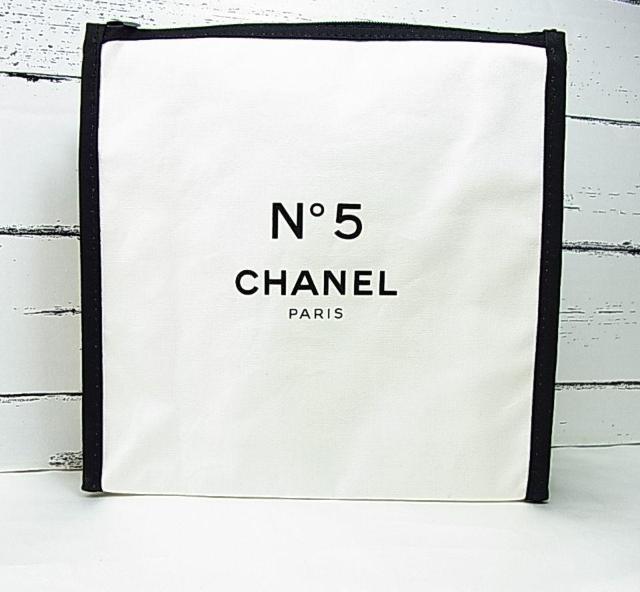 500円スタ★正規未使用非売品CHANEL BEAUTE シャネル ノベルティポーチキャンバス素材 ホワイト シンプル No.5 < ブランド 500円スタ★正規未使用非売品CHANEL BEAUTE シャネル ノベルティポーチキャンバス素材 ホワイト シンプル No.5 < ブランドの