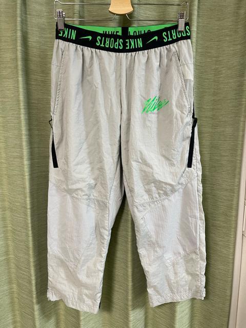 ナイキ スポーツ ナイロンパンツ Mサイズ グレー NIKE SPORTS ロゴ