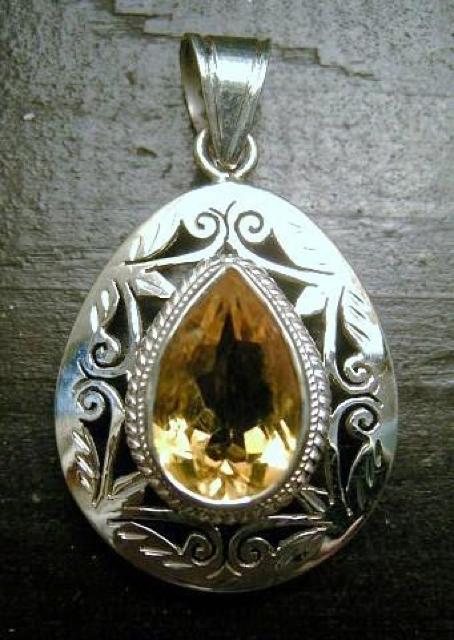 ☆即決☆silver925*ゴールデントパーズペンダントトップ 4.2a < 女性アクセサリー/時計  ☆即決☆silver925*ゴールデントパーズペンダントトップ 4.2a  < 女性アクセサリー/時計の