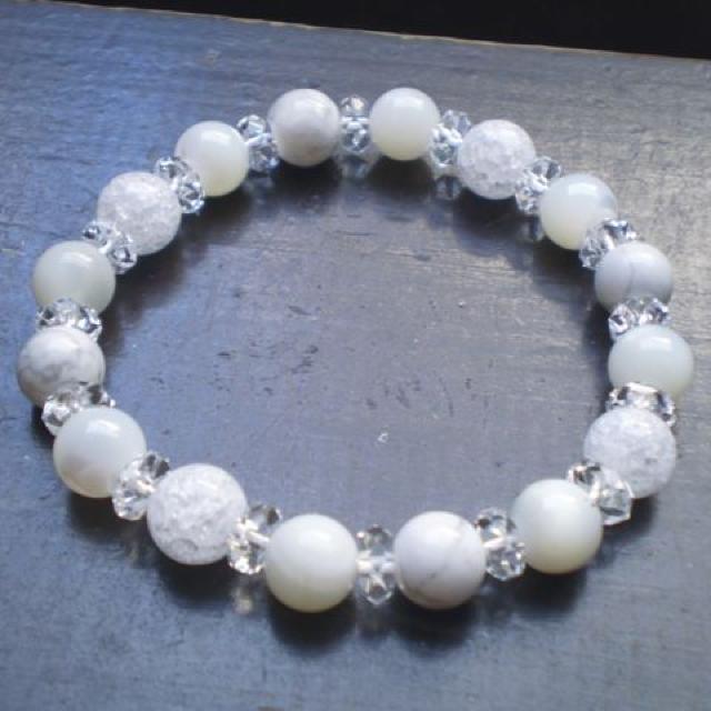 ムーンストーンxマザーオブパールxハウライトxクラック水晶 < 女性アクセサリー/時計 ムーンストーンxマザーオブパールxハウライトxクラック水晶 < 女性アクセサリー/時計の