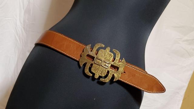 正規 ドルチェ&ガッバーナ バロック D&G アイコンロゴ スパイダーバックル レザーベルト 茶×金 100 最大サイズ金具 XL < ブランド  正規 ドルチェ&ガッバーナ バロック D&G アイコンロゴ スパイダーバックル レザーベルト 茶×金 100 最大サイズ金具 XL < ブランドの
