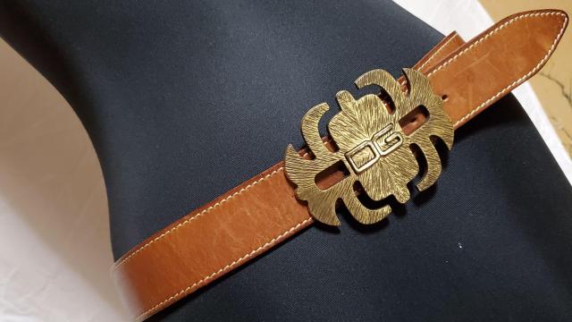 正規 ドルチェ&ガッバーナ バロック D&G アイコンロゴ スパイダーバックル レザーベルト 茶×金 100 最大サイズ金具 XL < ブランド  正規 ドルチェ&ガッバーナ バロック D&G アイコンロゴ スパイダーバックル レザーベルト 茶×金 100 最大サイズ金具 XL < ブランドの