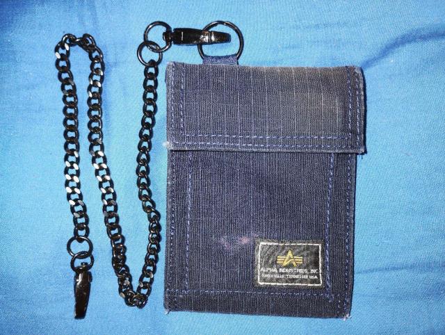 アルファインダストリーズ メンズ二つ折り財布 新品純正ウォレットチェーン付き ネイビー < 男性ファッション  アルファインダストリーズ メンズ二つ折り財布 新品純正ウォレットチェーン付き ネイビー  < 男性ファッションの