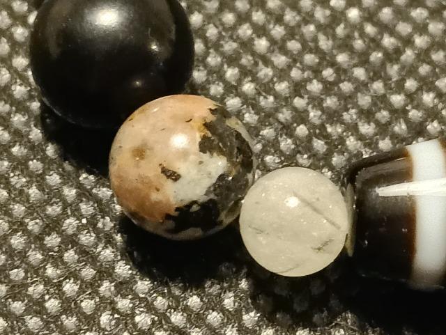 レアです。「運勢の急激な上昇」閃電五眼天珠のブレスです。一点物。 < 女性アクセサリー/時計 レアです。「運勢の急激な上昇」閃電五眼天珠のブレスです。一点物。 < 女性アクセサリー/時計の