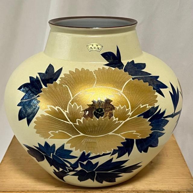 美品 九谷焼 花瓶 花器 永泉花瓶 牡丹 金彩 24×H20cm 壷 < インテリア/ライフ 美品 九谷焼 花瓶 花器 永泉花瓶 牡丹 金彩 24×H20cm 壷 < インテリア/ライフの