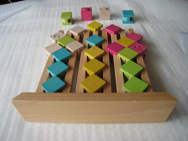 ☆ 積み木パズル  ☆ サストン ☆ SASTON  ☆ 知育玩具 < おもちゃ  ☆ 積み木パズル  ☆ サストン ☆ SASTON  ☆ 知育玩具 < おもちゃの