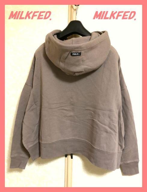 ☆ミルクフェド☆超美品♪完売ポケットロゴオーバーサイズスウェットパーカーモカ < ブランド ☆ミルクフェド☆超美品♪完売ポケットロゴオーバーサイズスウェットパーカーモカ < ブランドの