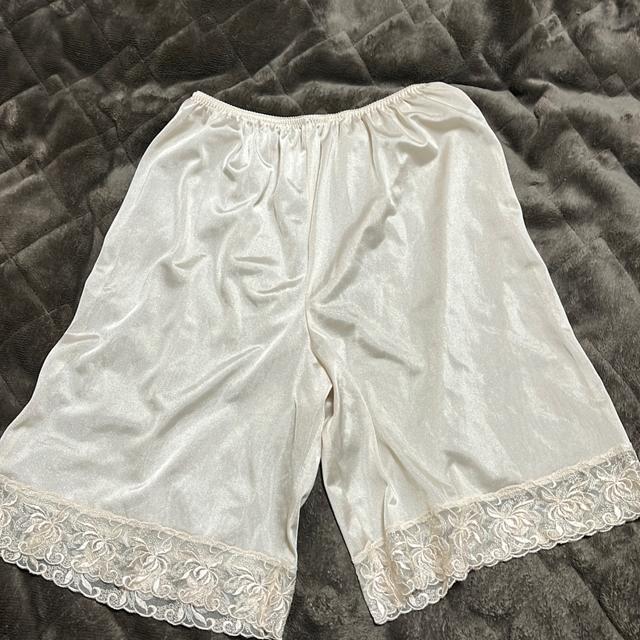 ☆☆☆タンス整理品 衣類 おまとめOK ホームクリーニング済み ペチパンツ クリーム系 Mサイズ < 女性ファッション  ☆☆☆タンス整理品 衣類 おまとめOK ホームクリーニング済み ペチパンツ クリーム系 Mサイズ  < 女性ファッションの