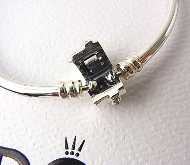 �����Ǖi�����K�ɔ��i��Pandora �p���h���u���X���b�g�@���ꐯ(����f�U�C�����K�m�x���e�B)