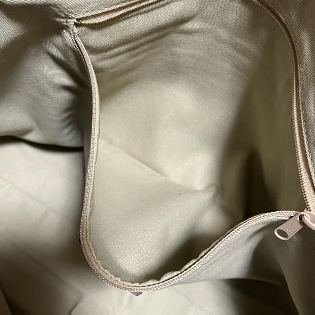 【Dakota / ダコタ】 型押しロゴ入り / レザー トートバッグ 大容量 肩掛け < ブランド 【Dakota / ダコタ】 型押しロゴ入り / レザー トートバッグ 大容量 肩掛け < ブランドの