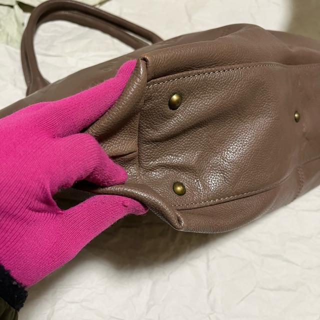 【Dakota / ダコタ】 型押しロゴ入り / レザー トートバッグ 大容量 肩掛け < ブランド 【Dakota / ダコタ】 型押しロゴ入り / レザー トートバッグ 大容量 肩掛け < ブランドの