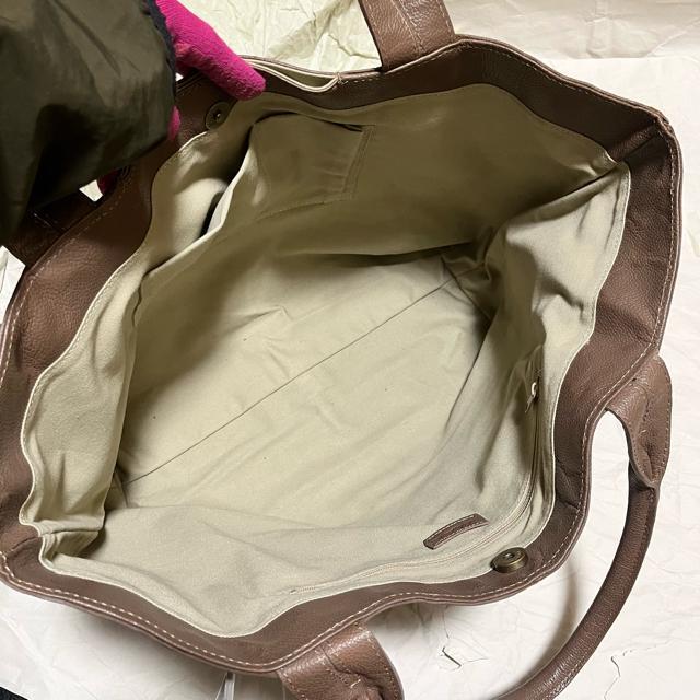 【Dakota / ダコタ】 型押しロゴ入り / レザー トートバッグ 大容量 肩掛け < ブランド 【Dakota / ダコタ】 型押しロゴ入り / レザー トートバッグ 大容量 肩掛け < ブランドの