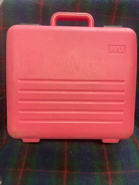 MAX 釘打ち機 PA6-GF20ジャンク 釘打機 ケース付 マックス < 自動車/バイク MAX 釘打ち機 PA6-GF20ジャンク 釘打機 ケース付 マックス < 自動車/バイク