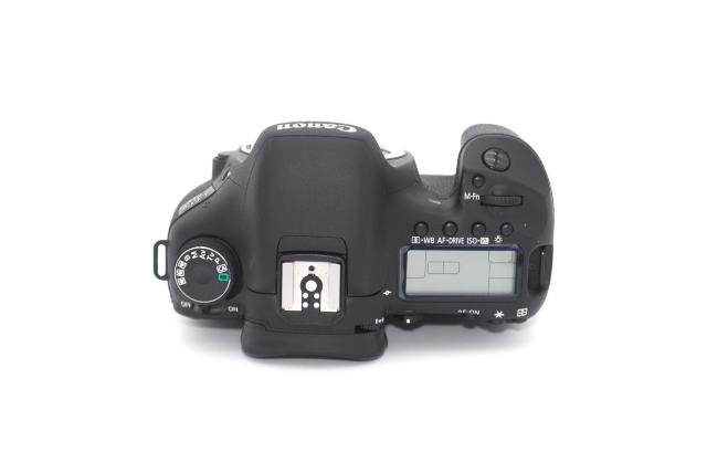 �����E�o�b�e���[2�t����Canon 7D �{�f�B�� �� �Ɠd/AV�� 