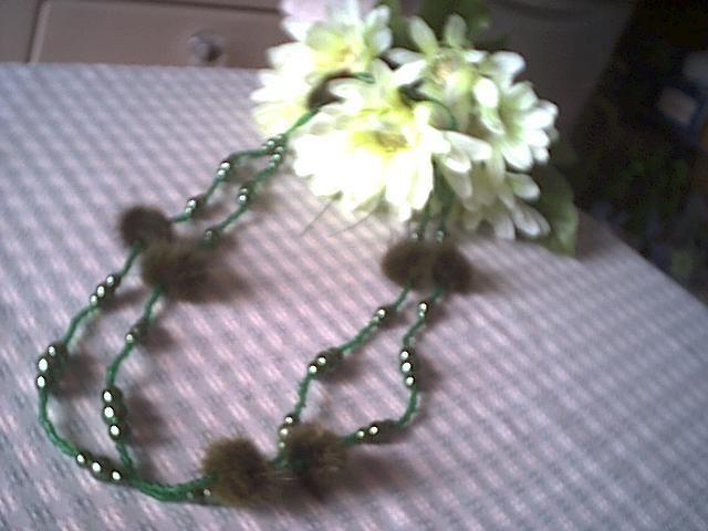 可愛い毛付きビーズラインネックレス < 女性アクセサリー/時計 可愛い毛付きビーズラインネックレス < 女性アクセサリー/時計の