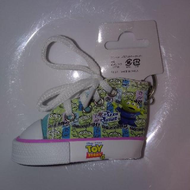 トイ・ストーリー4 スニーカーチャーム エイリアン < おもちゃ  トイ・ストーリー4 スニーカーチャーム エイリアン  < おもちゃの