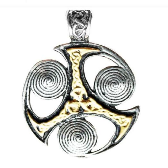 EastGate: Triskillian pendant スパイラル 三脚巴 < 女性アクセサリー/時計  EastGate: Triskillian pendant スパイラル 三脚巴 < 女性アクセサリー/時計の