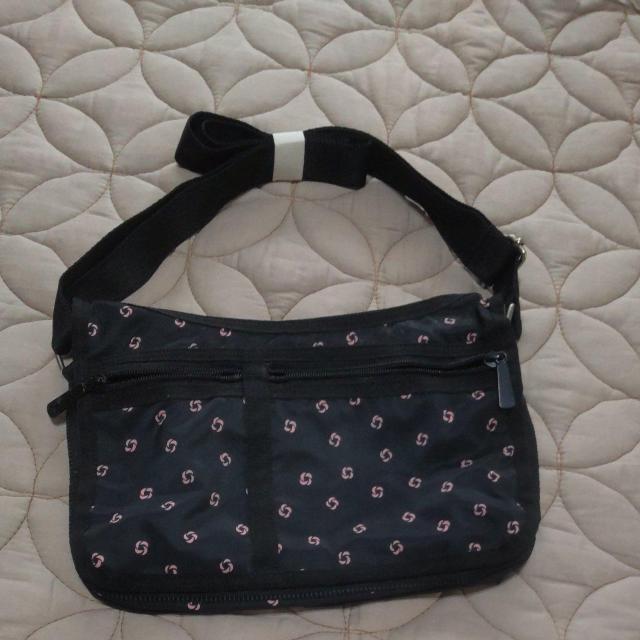 ★新品★ナイロンバッグ★ショルダーバッグ&トートバッグ★ポーチ付き < 女性ファッション  ★新品★ナイロンバッグ★ショルダーバッグ&トートバッグ★ポーチ付き < 女性ファッションの