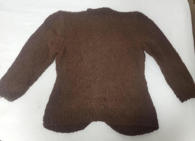 茶 金ボタン ノーカラージャケット風カーディガン ハンドメイド 手編み < 女性ファッション  茶 金ボタン ノーカラージャケット風カーディガン ハンドメイド 手編み < 女性ファッションの