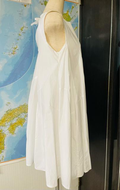 ワンピース 白 広がるデザイン 美品 < 女性ファッション  ワンピース 白 広がるデザイン 美品 < 女性ファッションの